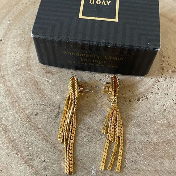 Avon Shimmering Chain Earrings - Picture 2 of 4